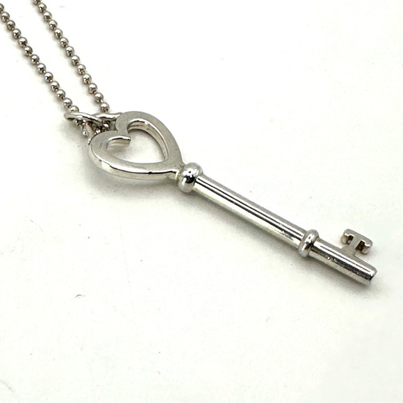 Tiffany & Co Heart Key Pendant Necklace - Picture 6 of 9